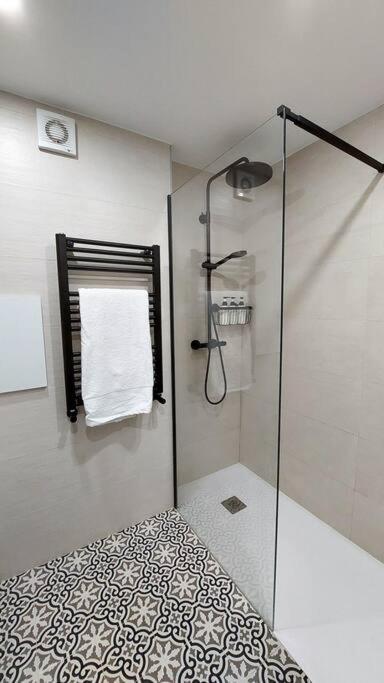 Piso Con Encanto En Pleno Centro Oviedo Kültér fotó
